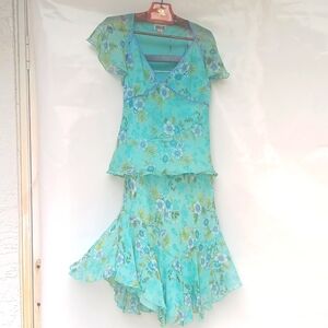 Robbie Bee Floral Blue Dress with Ruffle Details Size14